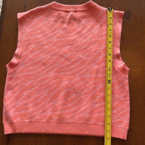 Nasty Gal Sweater Vest. Zebra print. Peach orange. Size 6. Soft - Picture 4 of 7